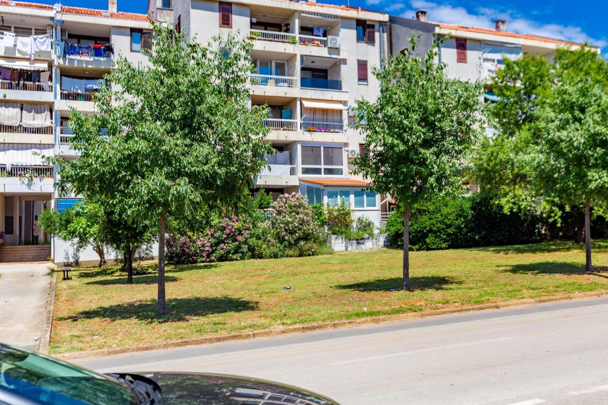 Apolon 2Bdr Apartment With Balcony Ζαντάρ Εξωτερικό φωτογραφία